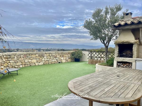 Alleins (13980) SPLENDIDE BATISSE DU 16EME DANS LES REMPARTS DU VIEUX VILLAGE