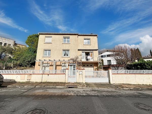 Rare sur le secteur : grande maison proche Canal, 6 chambres, garage