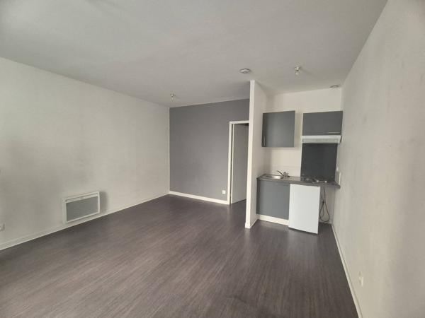 Appartement · Location Bordeaux (33300) 1 pièce · 27m²