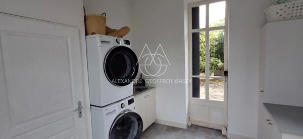 Maison à vendre 11 pièces  a 305 min de Limoges. Venez avec votre brosse à dents...