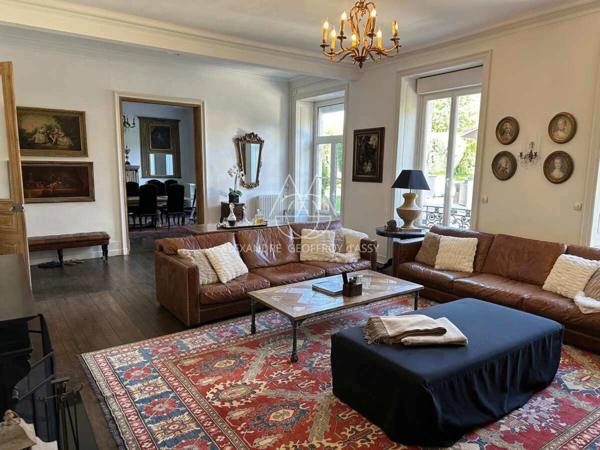 Maison à vendre 11 pièces  a 305 min de Limoges. Venez avec votre brosse à dents...