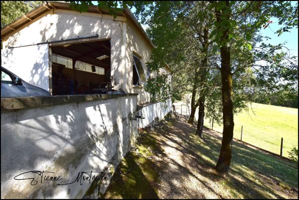 Maison 123 m², 1.4 hectare de terrain, sans voisins, atelier et hangar