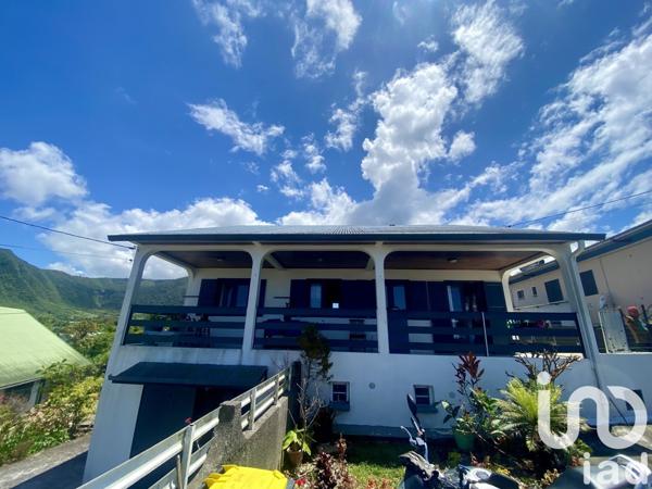 Maison 7 pièces de 202 m² à Saint-Joseph (97480)