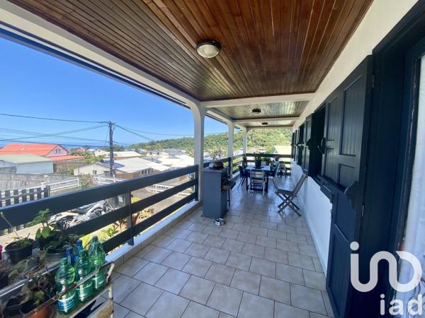 Maison 7 pièces de 202 m² à Saint-Joseph (97480)