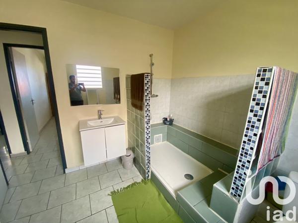 Maison 7 pièces de 202 m² à Saint-Joseph (97480)