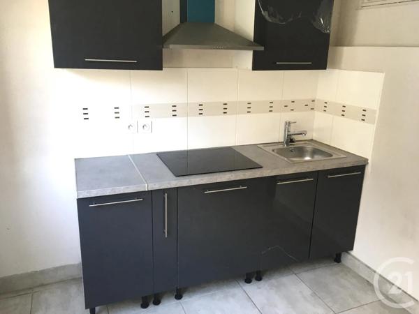 Immeuble à vendre  180 m 2   MONTLUCON  - 03