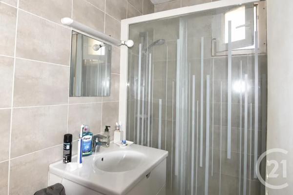 Appartement T3 à vendre  4 pièces - 67,78 m 2   ROMANS SUR ISERE  - 26