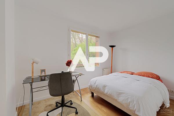 Appartement Rueil Malmaison 6 pièce(s) 131.92 m2 810 000 € ** - Référence 19343