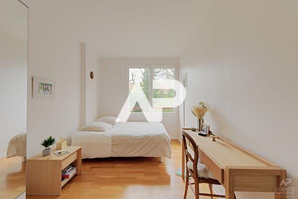 Appartement Rueil Malmaison 6 pièce(s) 131.92 m2 810 000 € ** - Référence 19343