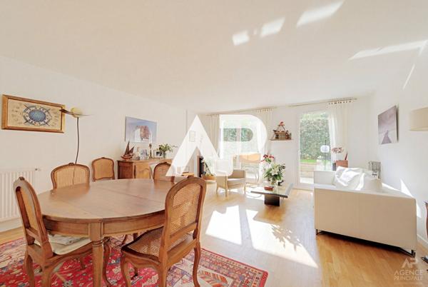 Appartement Rueil Malmaison 6 pièce(s) 131.92 m2 810 000 € ** - Référence 19343