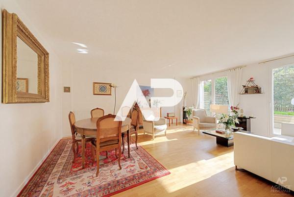 Appartement Rueil Malmaison 6 pièce(s) 131.92 m2 810 000 € ** - Référence 19343