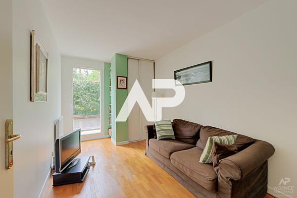 Appartement Rueil Malmaison 6 pièce(s) 131.92 m2 810 000 € ** - Référence 19343