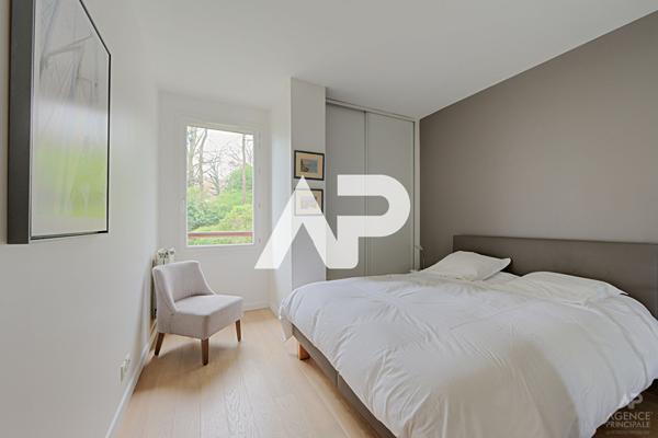 Appartement Rueil Malmaison 6 pièce(s) 131.92 m2 810 000 € ** - Référence 19343