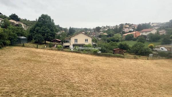 Vente                                                      Terrain
                        
                                         823 m2                     à Millau