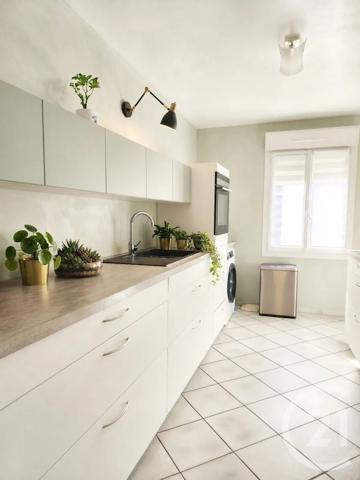 Maison à vendre  6 pièces - 130 m 2   ST LAURENT DE MURE  - 69