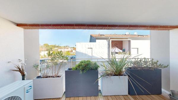 T3 DUPLEX CLIMATISÉ AVEC TERRASSE & 2 STATIONNEMENTS