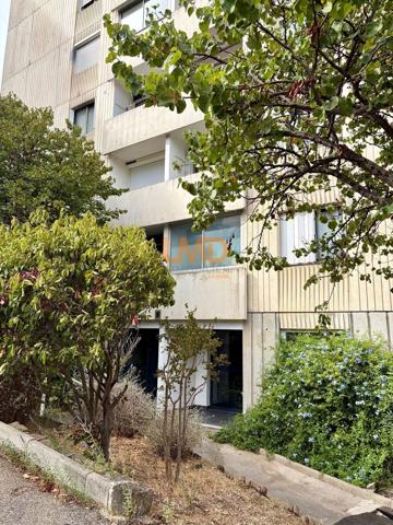 Nîmes - Joli 3 pièces rénové, ascenseur, parking