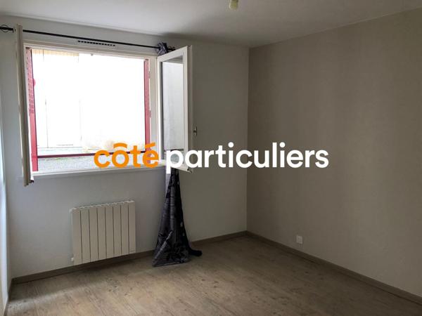 Location
                Appartement53,14 m² - 2 Pièces -
                    COURNON D AUVERGNE (63800)