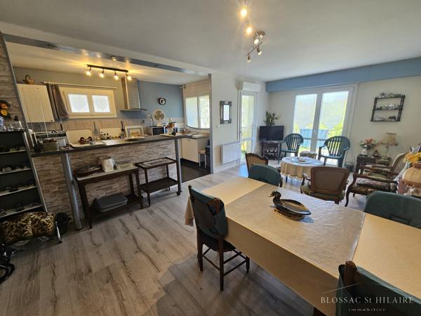 Poitiers Campus, Appartement T3, 74 m² avec ascenseur, garage et balcon.