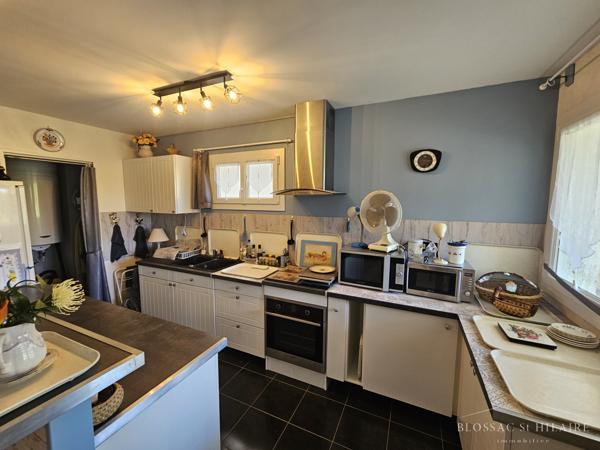 Poitiers Campus, Appartement T3, 74 m² avec ascenseur, garage et balcon.