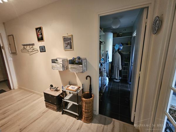 Poitiers Campus, Appartement T3, 74 m² avec ascenseur, garage et balcon.