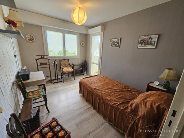 Poitiers Campus, Appartement T3, 74 m² avec ascenseur, garage et balcon.
