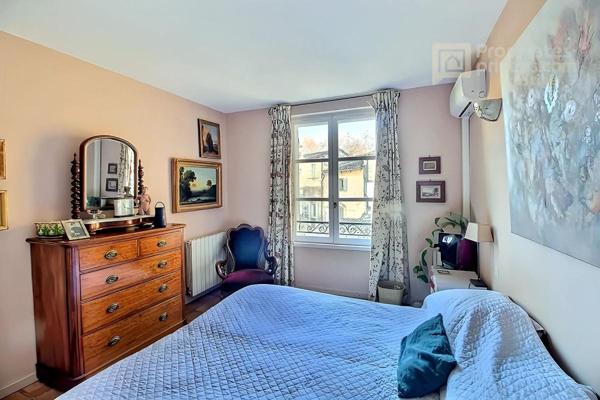 UZÈS ,Centre historique ,Exclusivité. Appartement  de 181 m² en duplex, avec ascenseur privatif. 4 chambres , terrasse de 75 m²