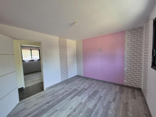 TRES BELLE MAISON DE PLAIN PIED de 112 m2 réalisée en 2018 dans le Finistère en limite du Morbihan - (10 min de Gourin - 10 min de Châteauneuf du Faou)