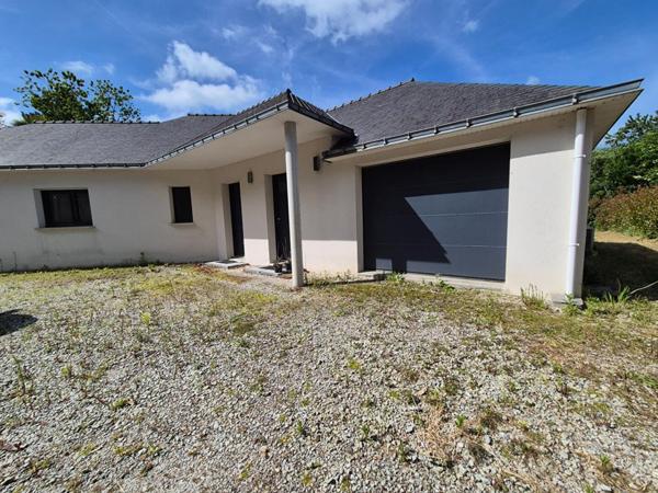 TRES BELLE MAISON DE PLAIN PIED de 112 m2 réalisée en 2018 dans le Finistère en limite du Morbihan - (10 min de Gourin - 10 min de Châteauneuf du Faou)