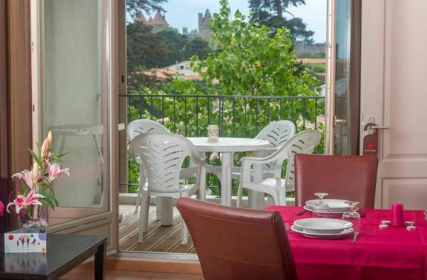 Carcassonne (11), proche Centre Historique : T2 avec terrasse et parking en résidence gérée - Statut LMNP
