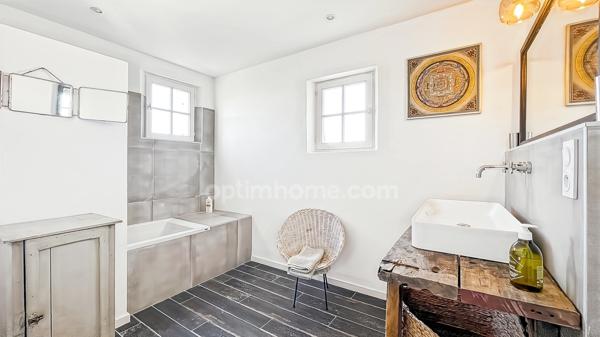Maison à vendre 5 pièces SAINT CLEMENT DES BALEINES (17)