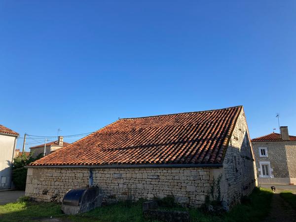 Terrain de 1 848 m² à Petosse