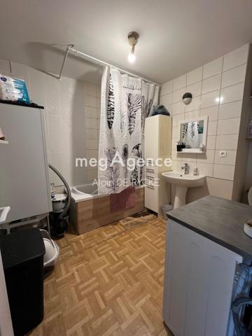 Immeuble à VILLETHIERRY, 89140 - 200m²