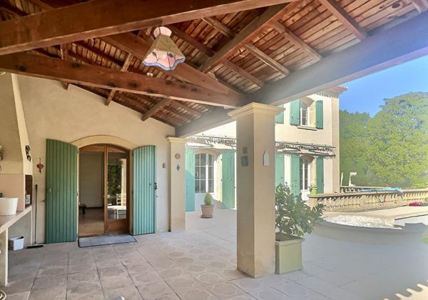 A vendre à Marseille 13009 Maison jardin piscine