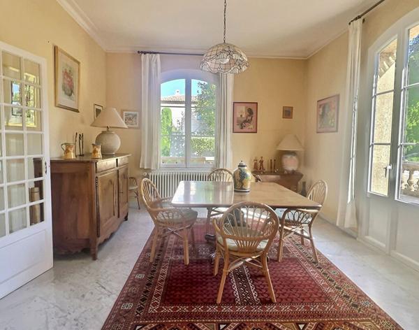 A vendre à Marseille 13009 Maison jardin piscine