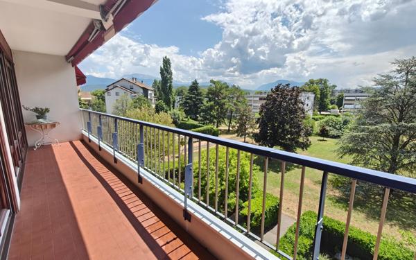 Appartement à vendre    3 pièces • 106,47 m2 Échirolles