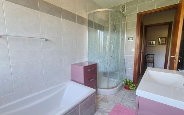 Appartement à vendre    3 pièces • 106,47 m2 Échirolles