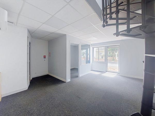 Local commercial à louer de 35 m² à Carquefou