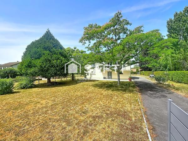 Vie de plain-pied possible et surtout cinq chambres dans un bourg !