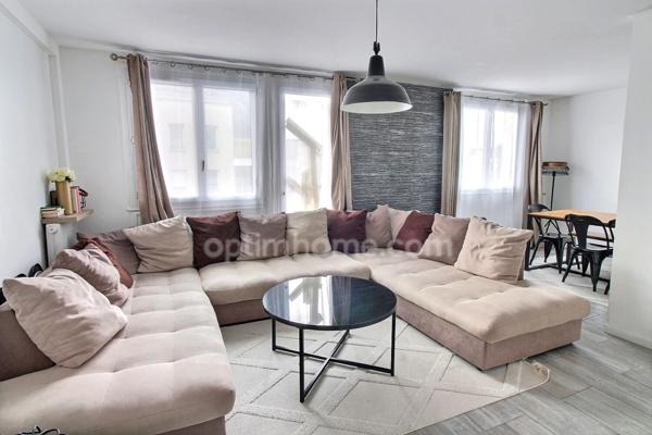 Appartement 5 pièces de 90 m2 à vendre à CARRIERES SOUS POISSY (78) au prix de 244000 euros