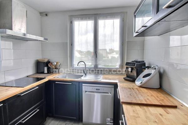 Appartement 5 pièces de 90 m2 à vendre à CARRIERES SOUS POISSY (78) au prix de 244000 euros