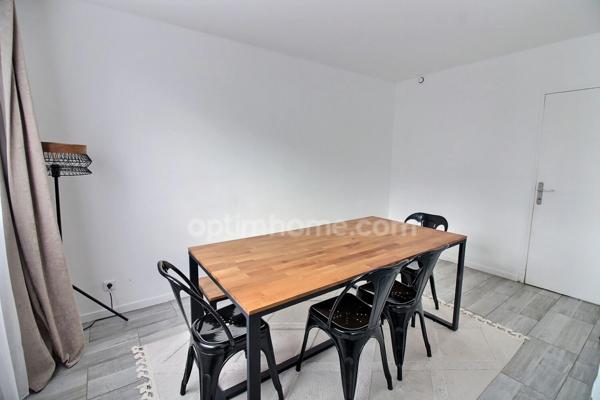 Appartement 5 pièces de 90 m2 à vendre à CARRIERES SOUS POISSY (78) au prix de 244000 euros