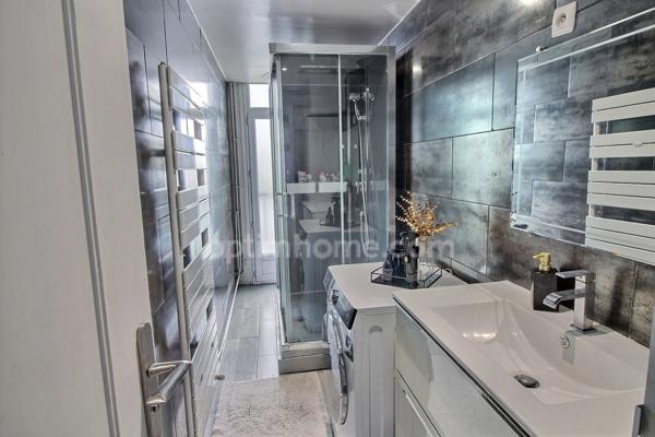 Appartement 5 pièces de 90 m2 à vendre à CARRIERES SOUS POISSY (78) au prix de 244000 euros