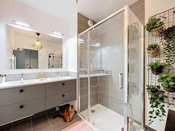 Appartement à Saint-Herblain Vigneau - 2 chambres - Copropriété récente avec terrasse et double parking