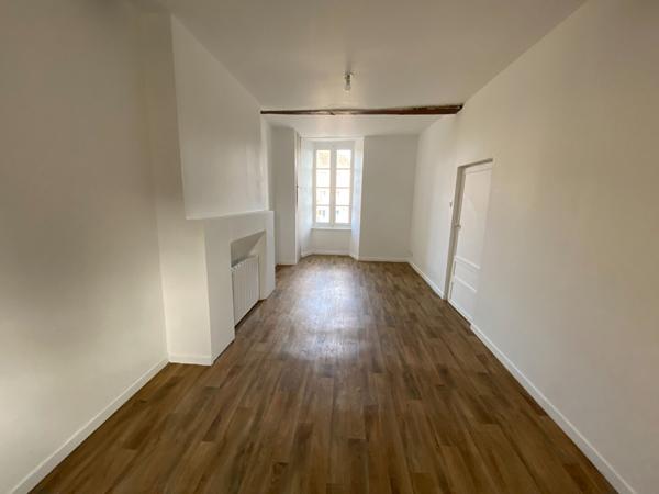 A VENDRE IMMEUBLE A SAINT MEEN LE GRAND