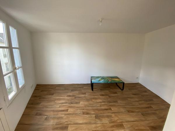 A VENDRE IMMEUBLE A SAINT MEEN LE GRAND