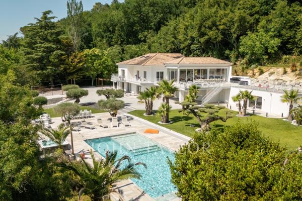 Propriété d’exception à Bouliac - Prestations ultra haut de gamme - John Taylor Bordeaux