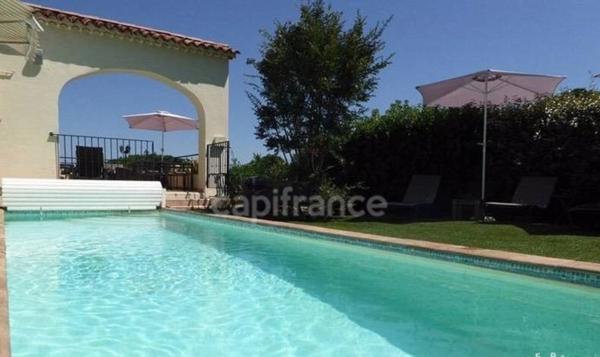 Var83 à vendre Golfe de Saint Tropez 1 Bastide et 1 maison Gassin bord de mer sur Terrain 2117m2, Terrasses, 2 piscines