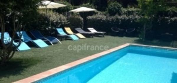 Var83 à vendre Golfe de Saint Tropez 1 Bastide et 1 maison Gassin bord de mer sur Terrain 2117m2, Terrasses, 2 piscines
