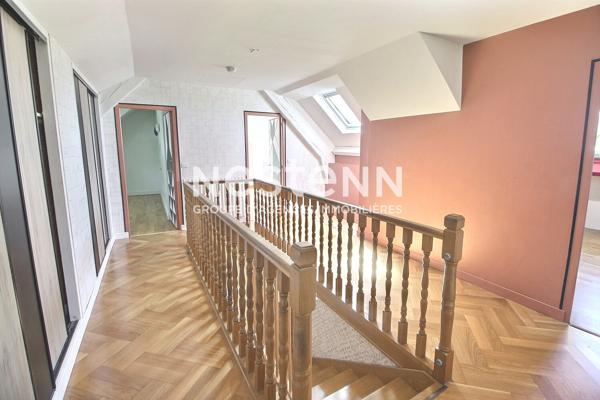 MAISON#VENISSIEUX#133M2 #CENTRE VILLE# TRAMWAY T4# ECOLE# SECTEUR RESIDENTIEL#JARDIN#GARAGE#CAVE#TRANSPORTS